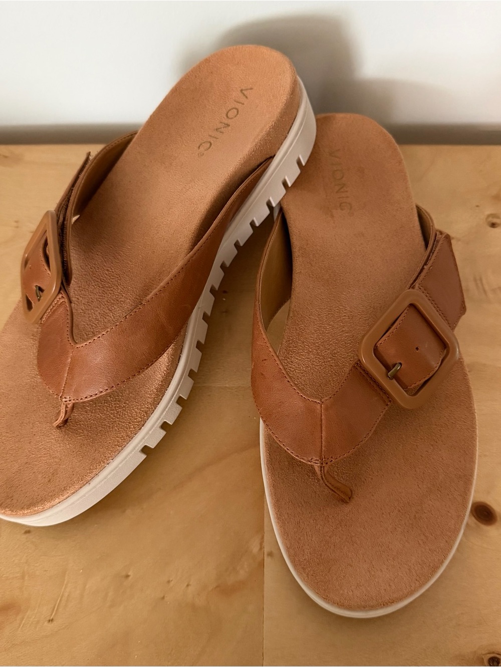 Vionic Uptown Marin Leather Toe Post Platform Sandals Tan Women's Size 10 - VGUC